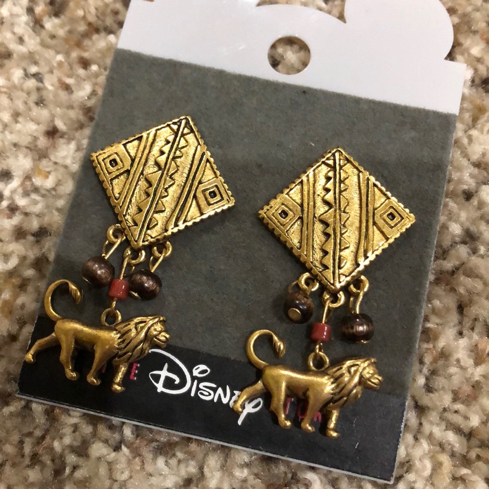 NWOT Disney vintage Lion King earrings